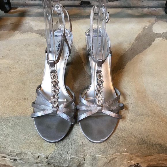 Jacqueline Ferrer Silver Ankle Strap Heels 7 1/2 - Picture 2 of 8